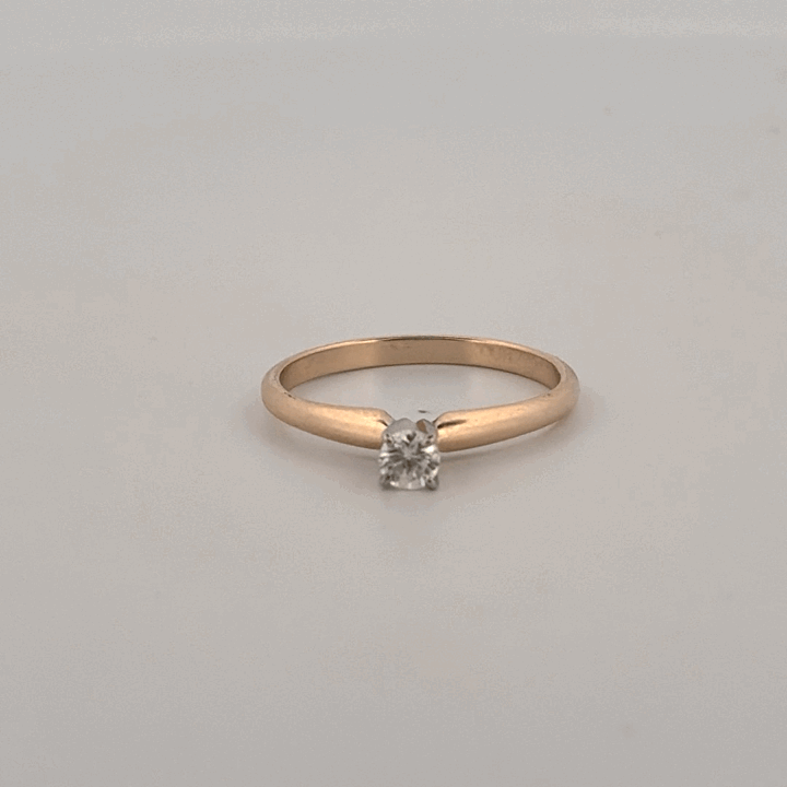 Women's 14K Yellow Gold Engagement Ring with solitaire 0.17ct Diamond.