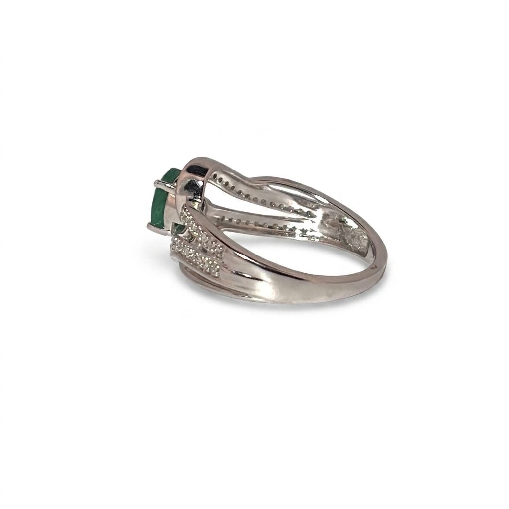 Natural Emerald and 0.20ct Natural Diamonds Women Ring, 10K White Gold