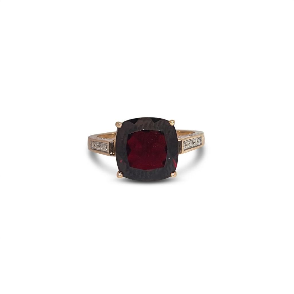 Ladies Ring, Natural Diamonds (0.07CTW) with Natural Garnet 10x10mm, 14K Yellow Gold