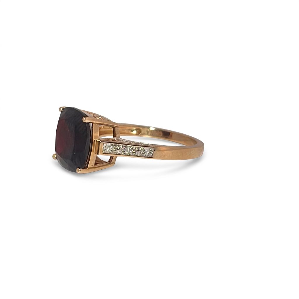 Ladies Ring, Natural Diamonds (0.07CTW) with Natural Garnet 10x10mm, 14K Yellow Gold