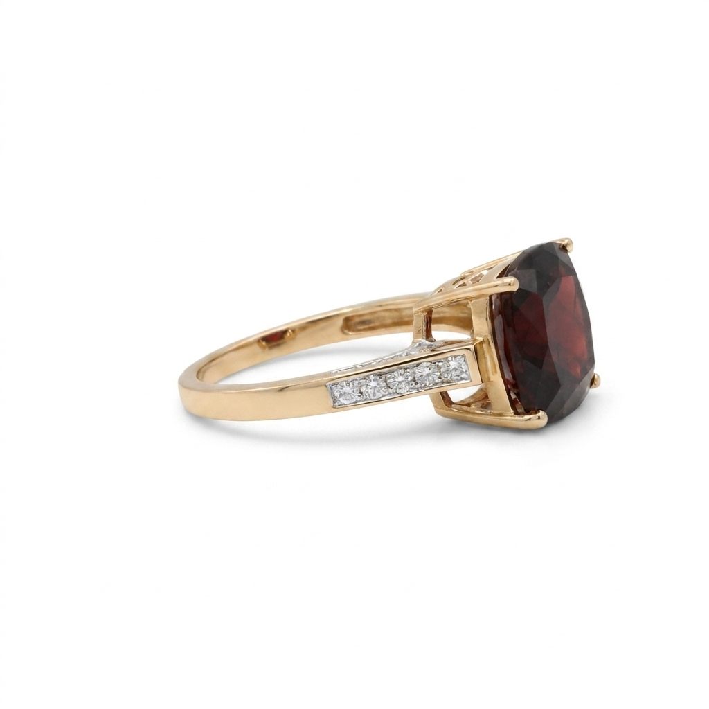 Ladies Ring, Natural Diamonds (0.07CTW) with Natural Garnet 10x10mm, 14K Yellow Gold
