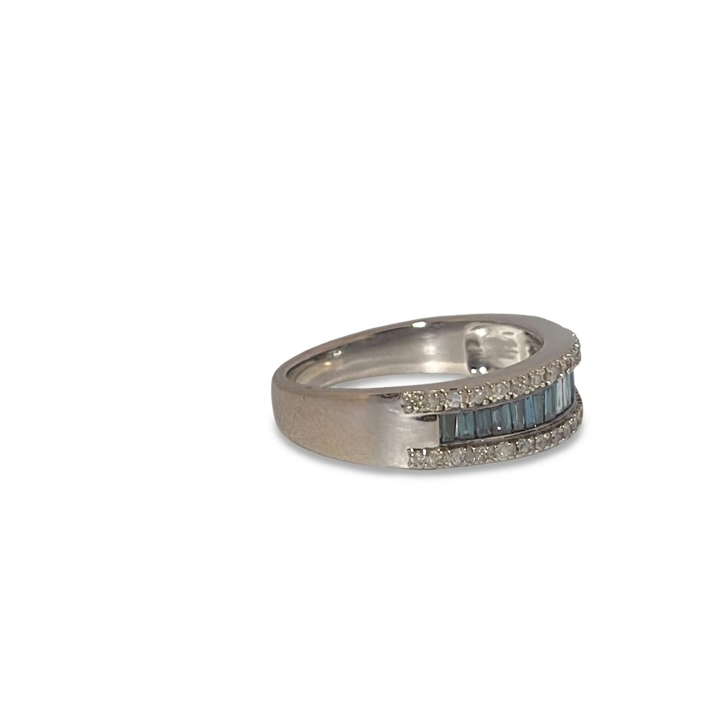 Natural white and Blue Diamonds (0.50 CTW), Size 7, 10K White Gold