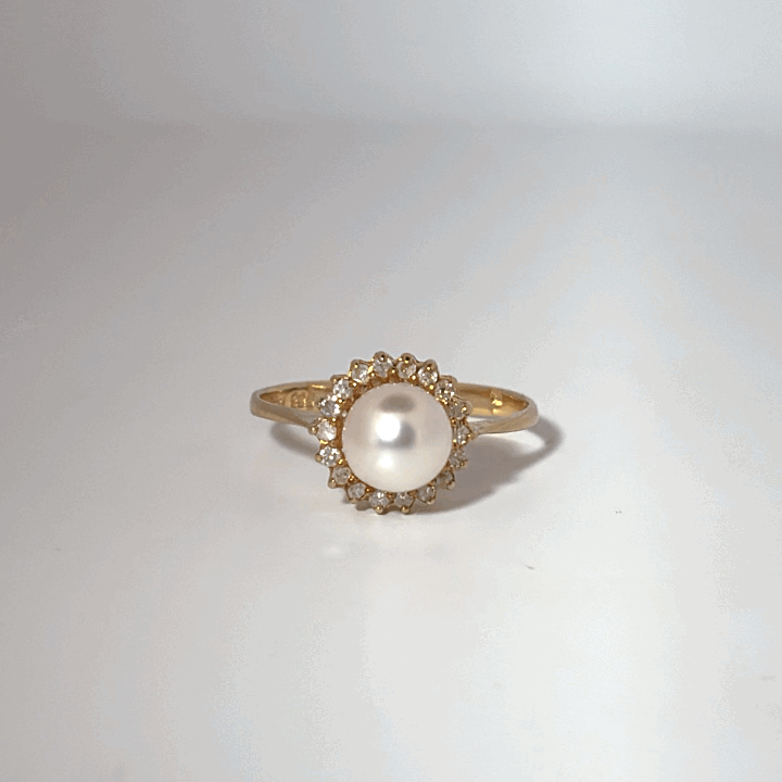 Natural Fresh Water Cultured Pearl with Natural Diamonds (0.10CT) Size 7, 14K Yellow Gold