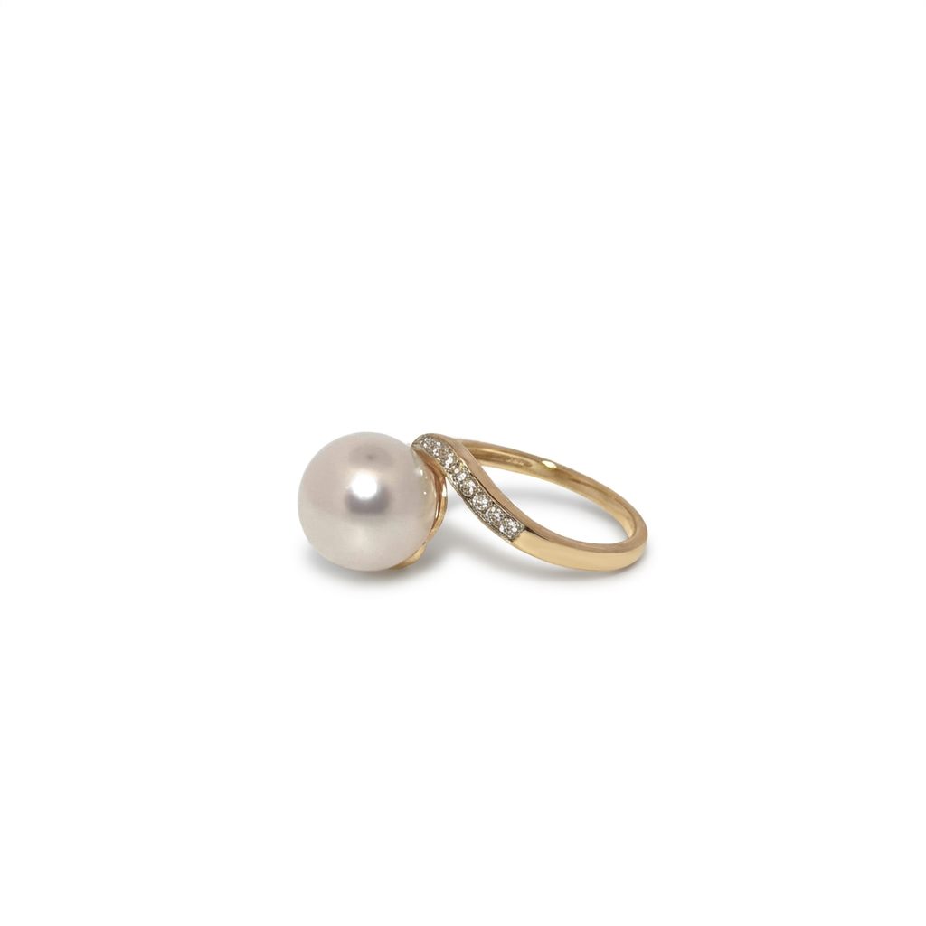 Ladies Ring, Natural Diamonds (0.07CTW) with Natural Fresh Water Pearl 10mm, 14K Yellow Gold