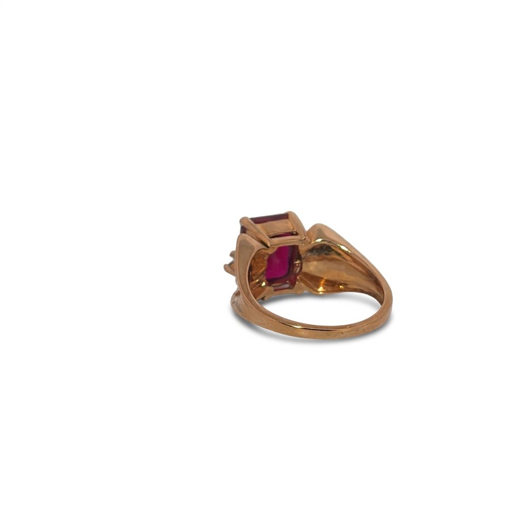 Center Ruby (10x8mm 4.25CT)  ,6 x Natural Diamonds (0.03CTW), 10K Yellow Gold
