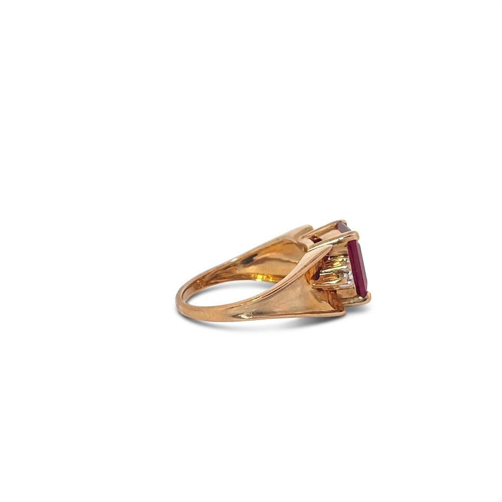 Center Ruby (10x8mm 4.25CT)  ,6 x Natural Diamonds (0.03CTW), 10K Yellow Gold
