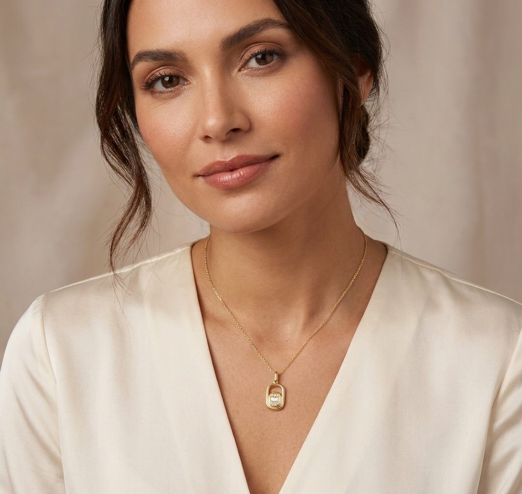 14K Yellow Gold Necklace with 3 Baguette Diamonds (0.07ct, G, VS2) and 6 Round Diamonds (0.05ct, G, SI1)
