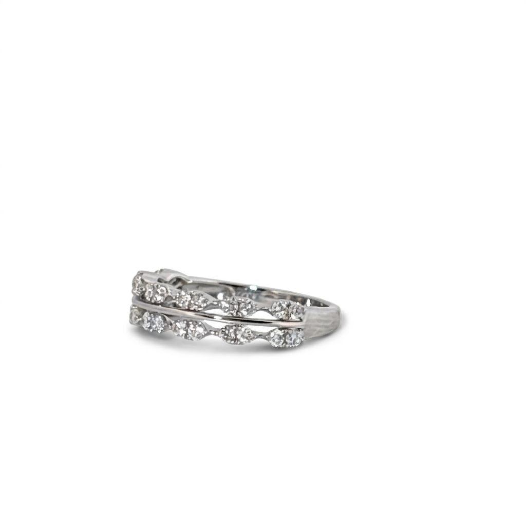 14K White Gold Ring, set with 28 Round Diamonds total 0.50ct, F, VVS1, Size 7.