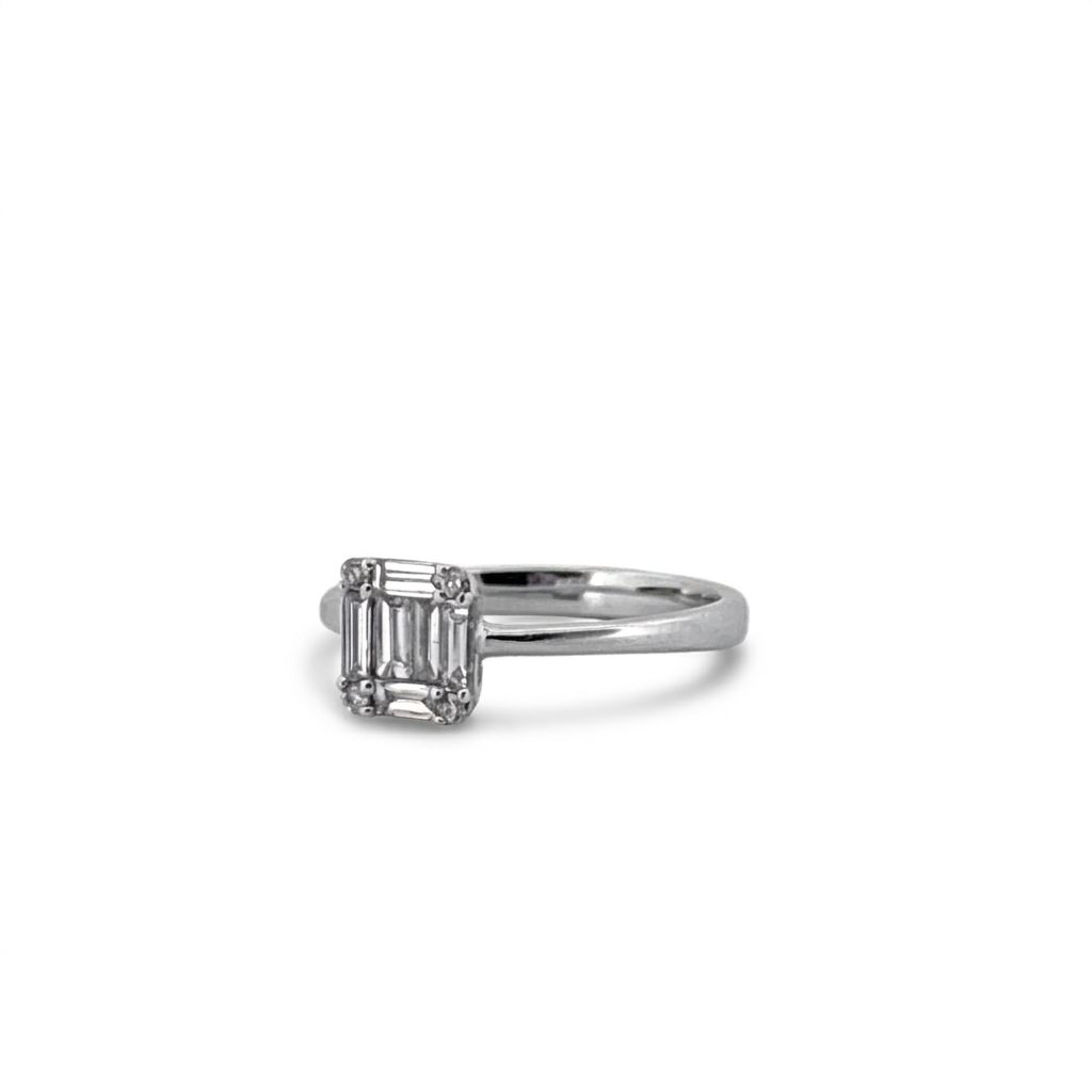 Women's 14K White Gold Ring with 0.3ct F VS2 Baguette Diamonds and 0.1ct F SI1 Round Diamonds.