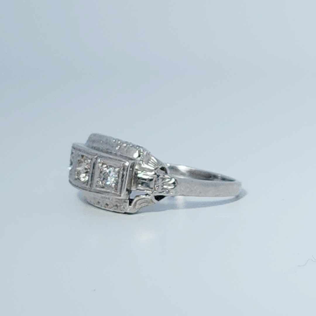 Vintage Art Deco, Natural Diamonds GH VS1(0.18CTW)